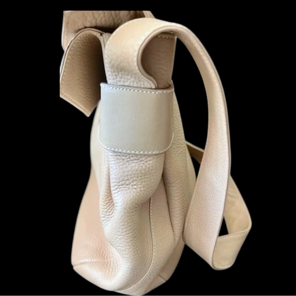 AUTHENTIC GUCCI Y2K PEBBLED LEATHER IVORY SHOULDER/CROSSBODY BAG - Picture 4 of 7
